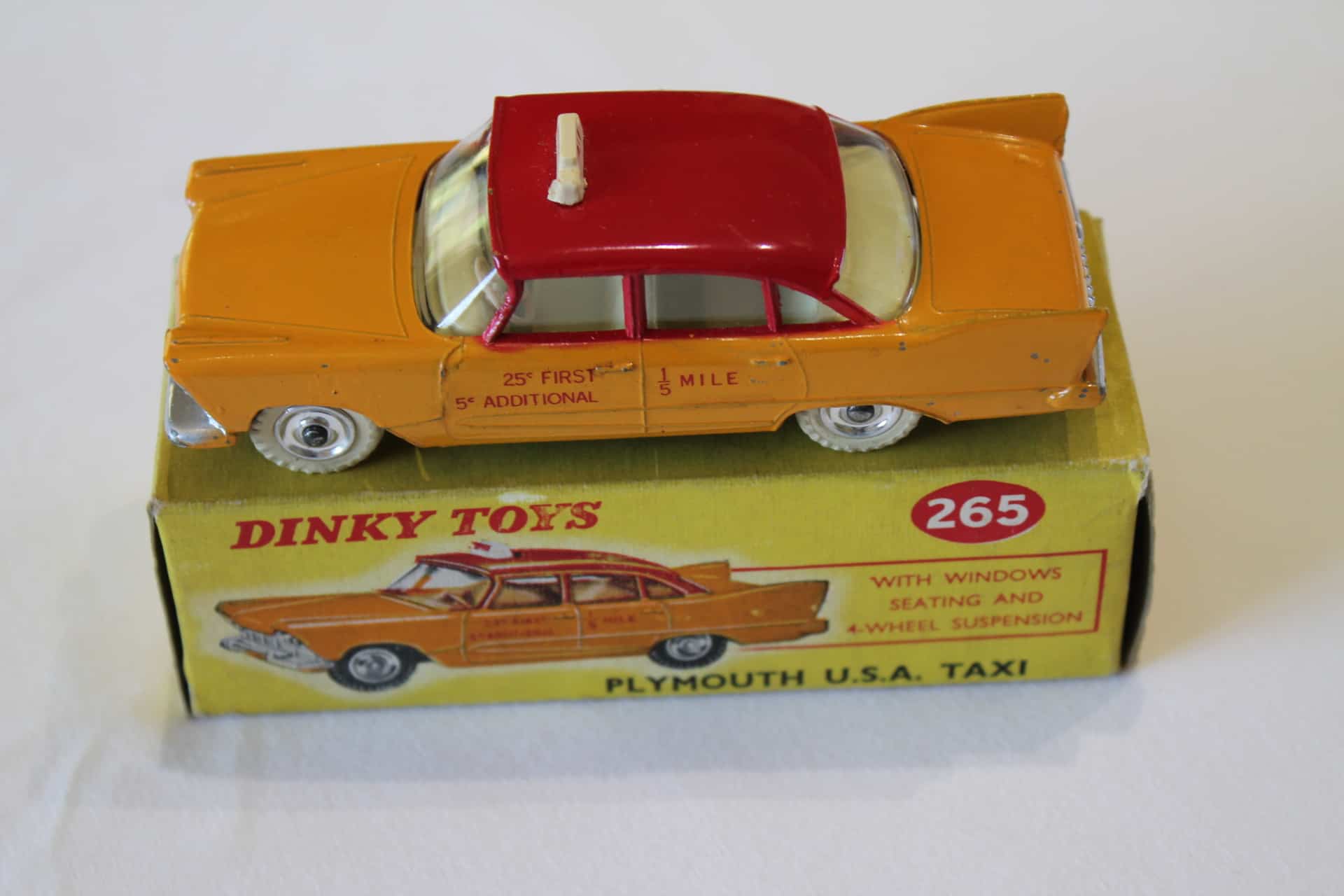 dinky-toys-265-plymouth-u-s-a-taxi-diecast