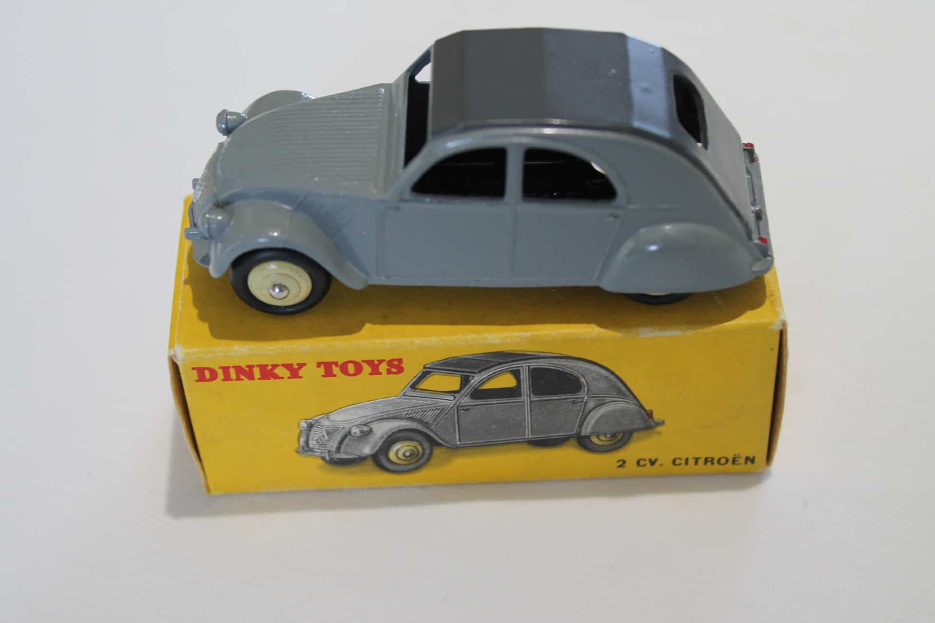 Miniature Dinky Toys Citroën 2CV - Échelle 1:43 - Métal - Fabriqué En France - Occasion Collection
