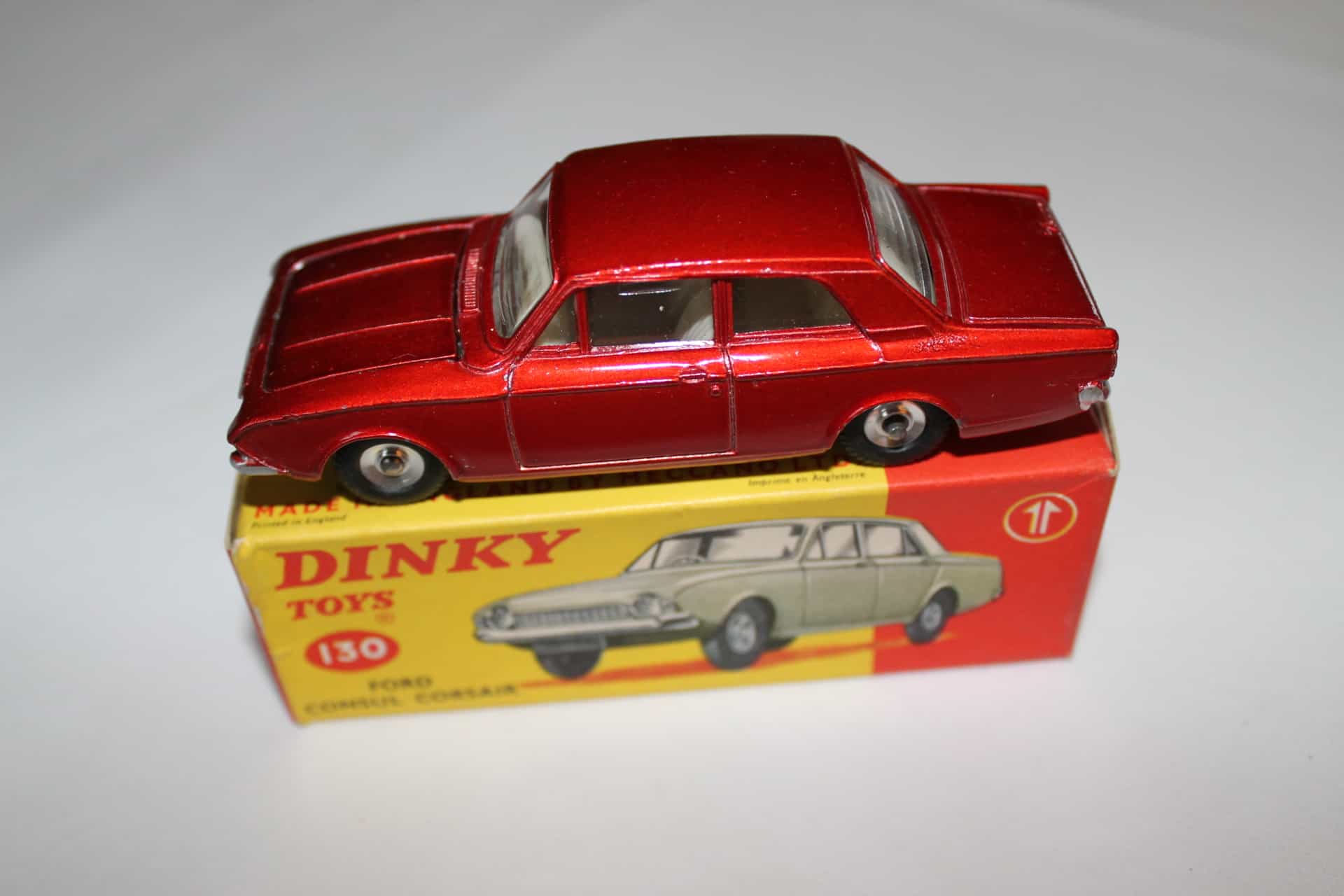 Mini Dinky Ford Corsair – Voiture Miniature Métal – Échelle 1/64 – France