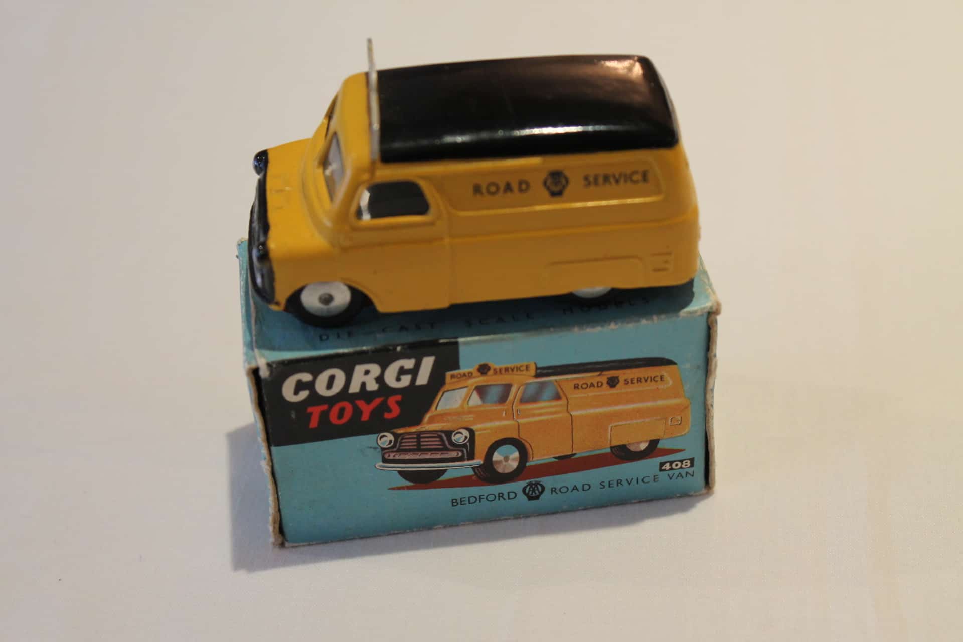 Corgi Toys 408 Bedford A.A. Road Service Van - Diecast