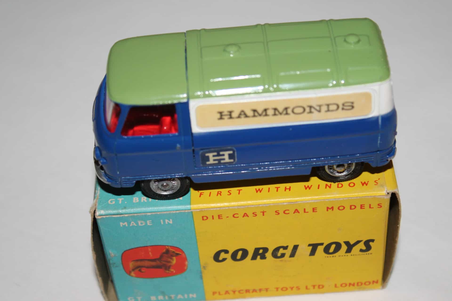 Corgi Toys 462 Commer Van Hammonds Diecast corgi-toys-462-commer-van-hammonds-diecast