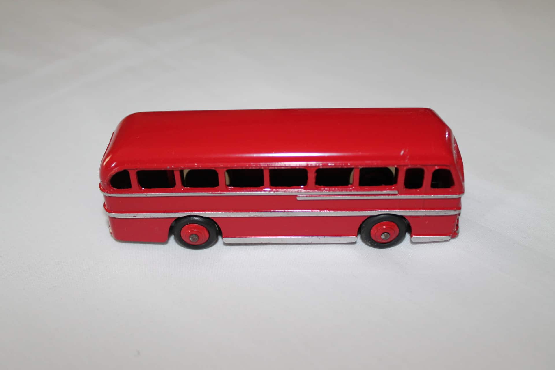 Dinky Toys 282 Duple Roadmaster Coach Diecast