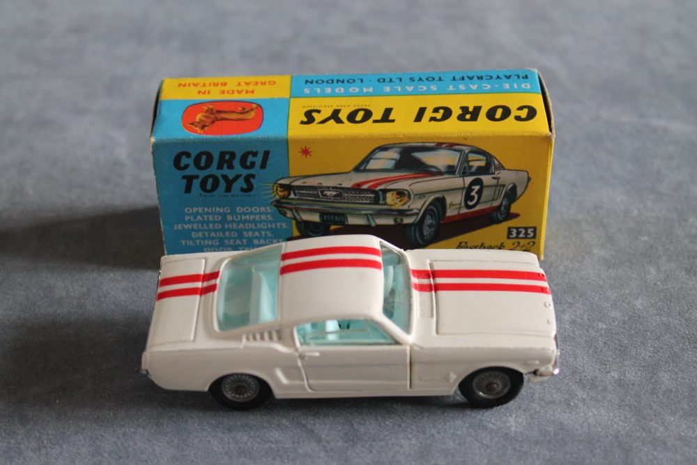 ford mustang competition corgi toys 325 side