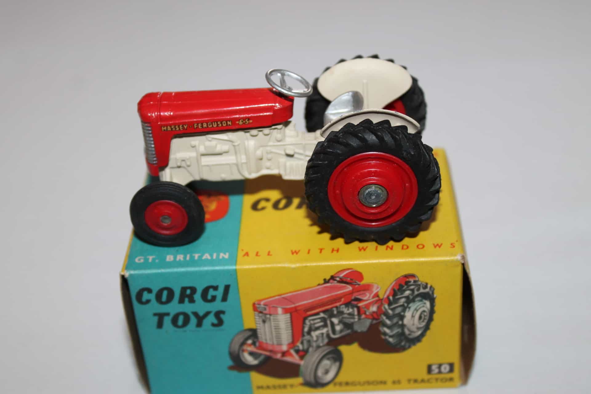 Toys 050 Massey Ferguson '65' Tractor Diecast