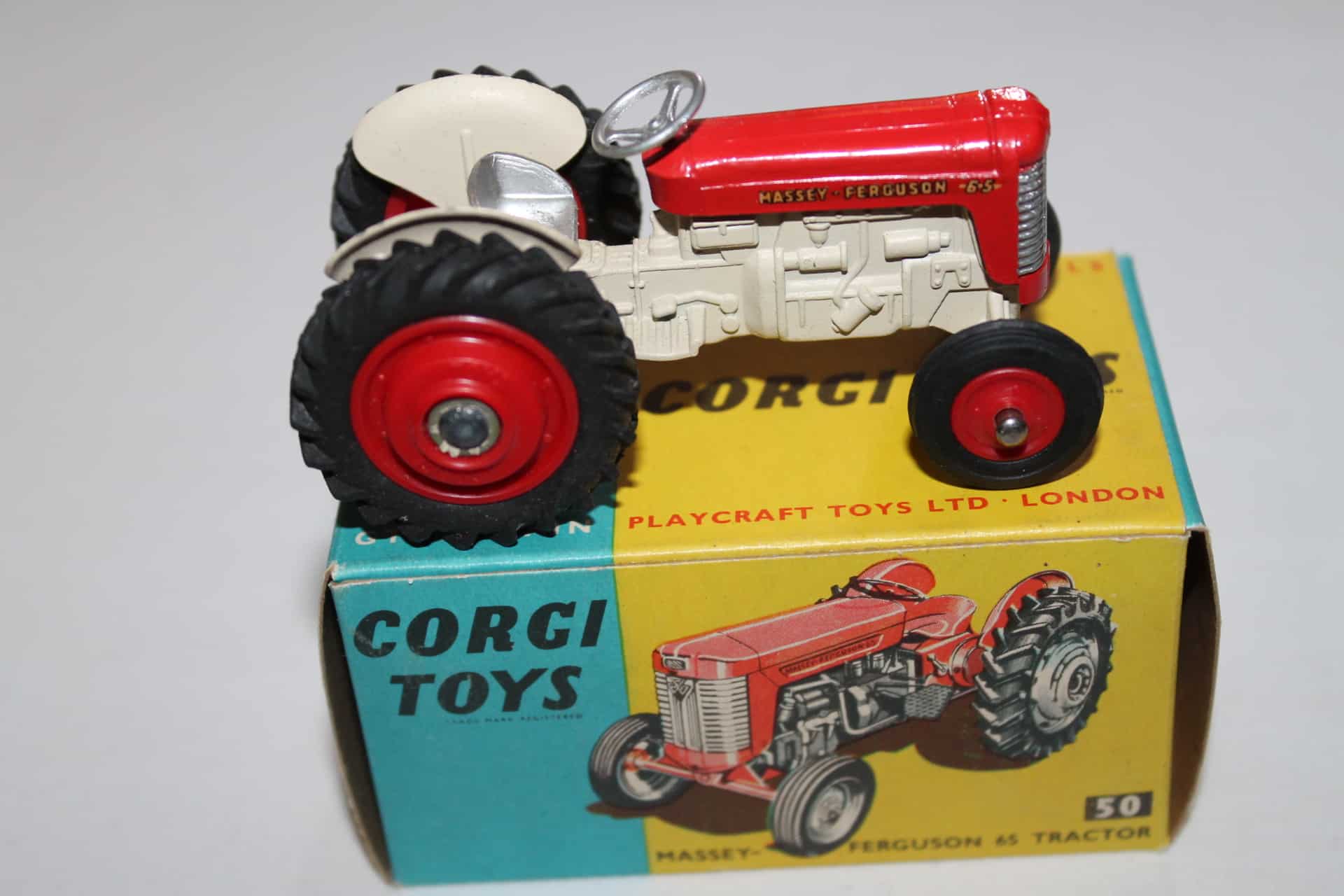 Corgi Toys 050 Massey Ferguson '65' Tractor - Diecast