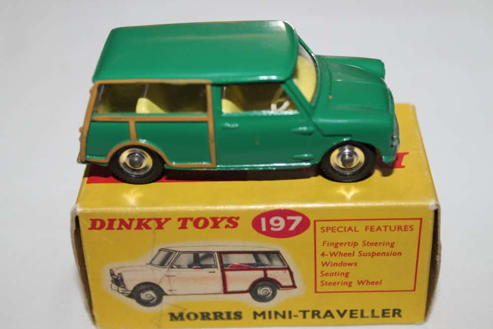 Dinky Toys 197 Morris Mini Traveller-side