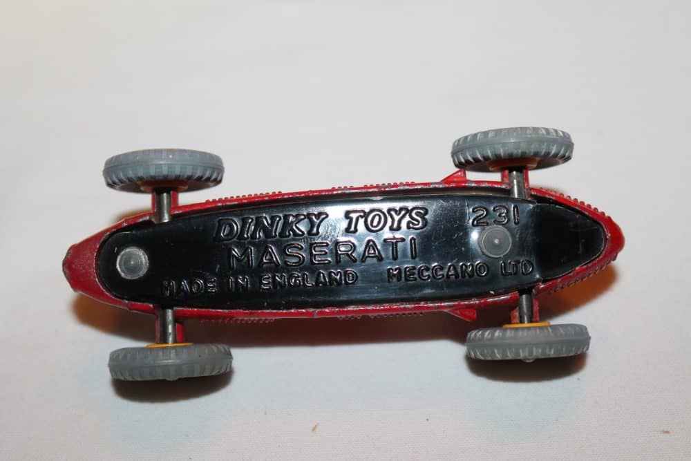 Dinky Toys 231 Maserati Racing Car-base