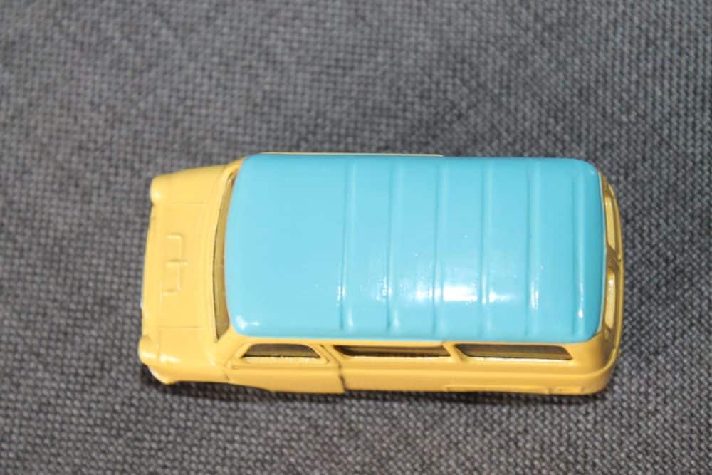 bedford-dormobile-lemon-and-blue-roof-corgi-toys-404-TOP