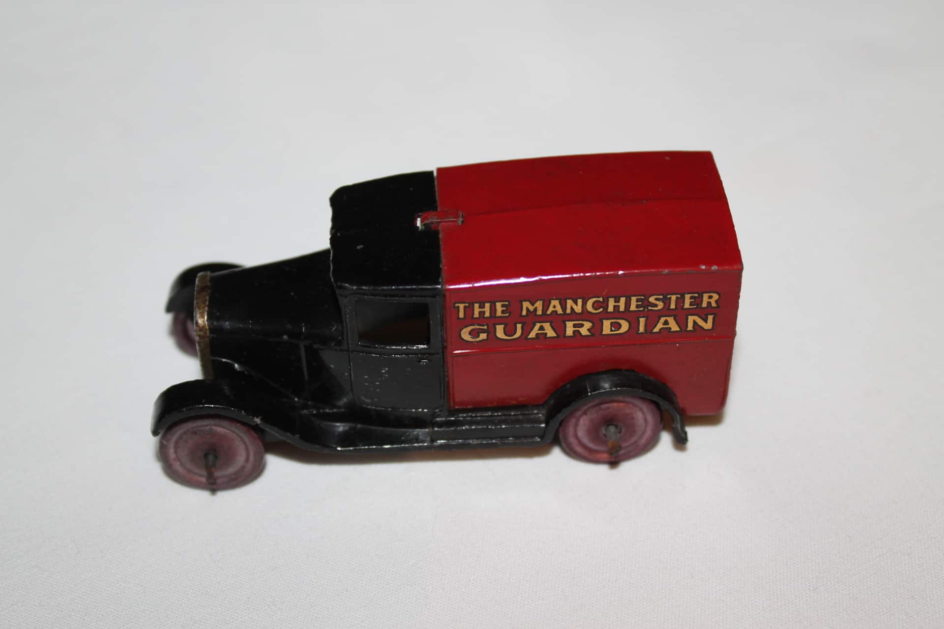 Dinky Toys 028c Manchester Guardian Delivery Van 1st Issue Diecast