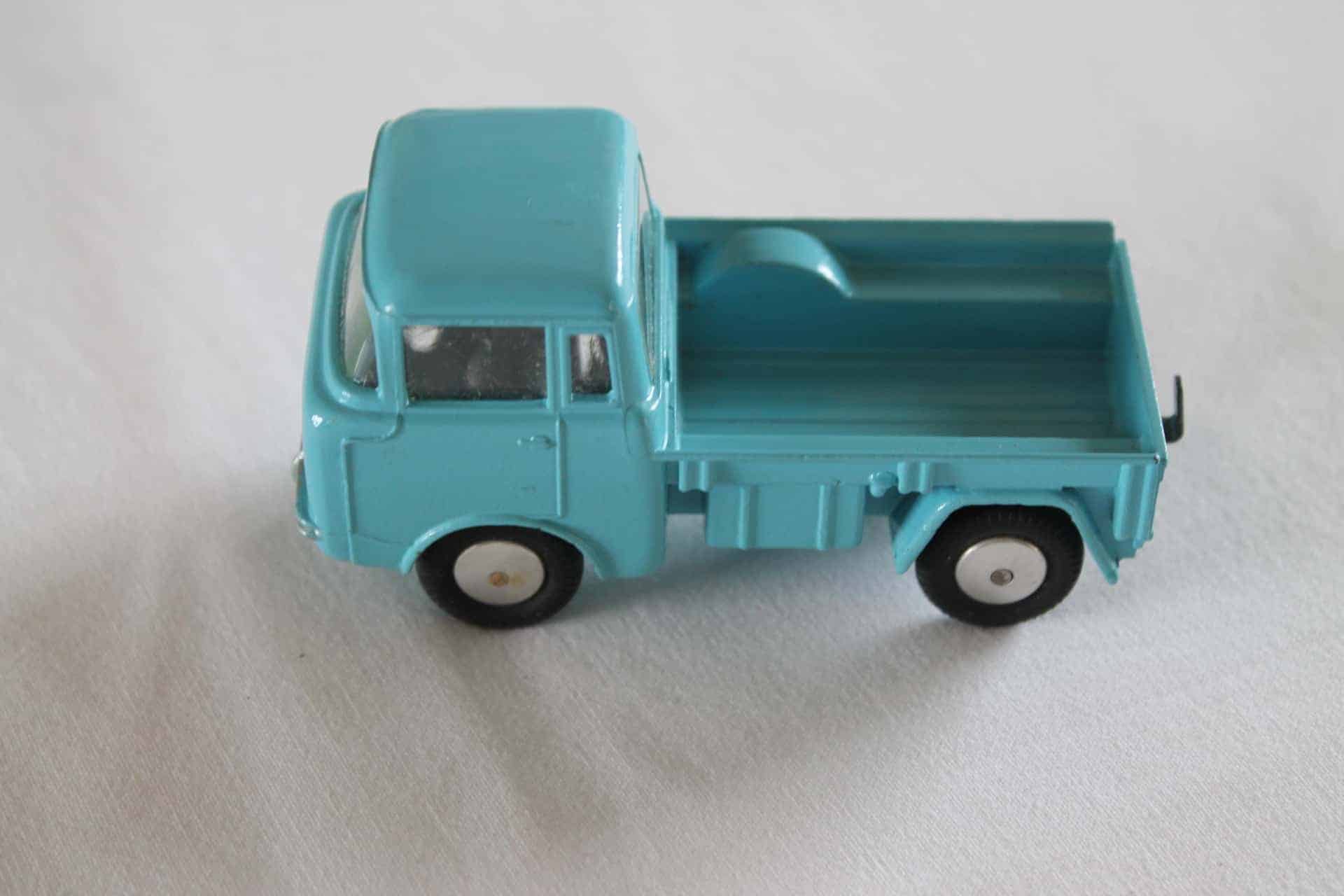 Toys 409 Jeep FC150 Diecast