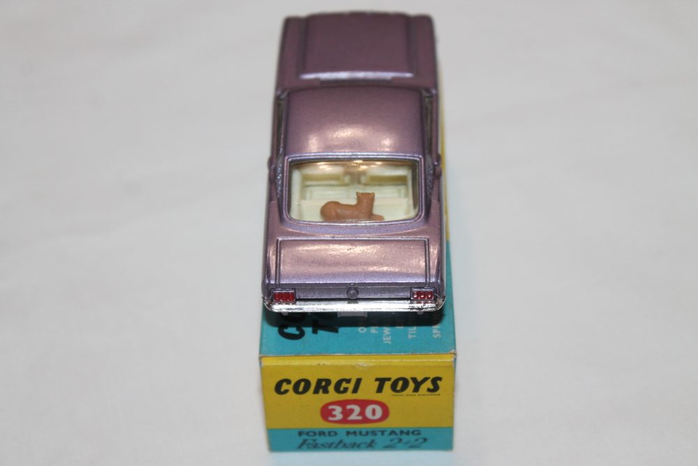 ford mustang corgi toys 320 back