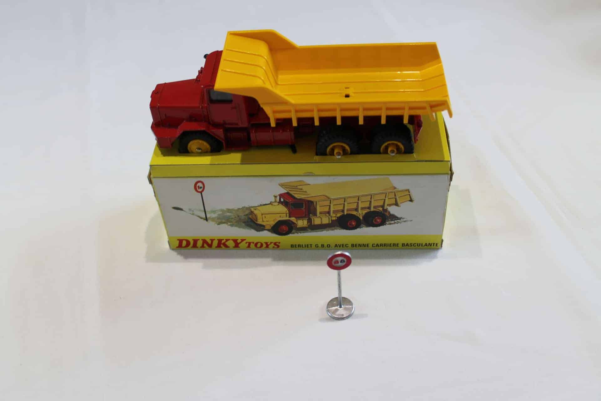 Dinky Toys 572 - Berliet GBO Benne Carrière - SUPERTOYS 1/43 - Zamak Jaune Et Rouge - 1960