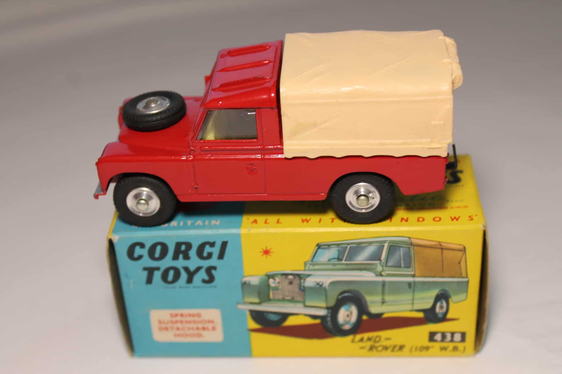 Corgi Toys 438 Land Rover 109 WB - Diecast