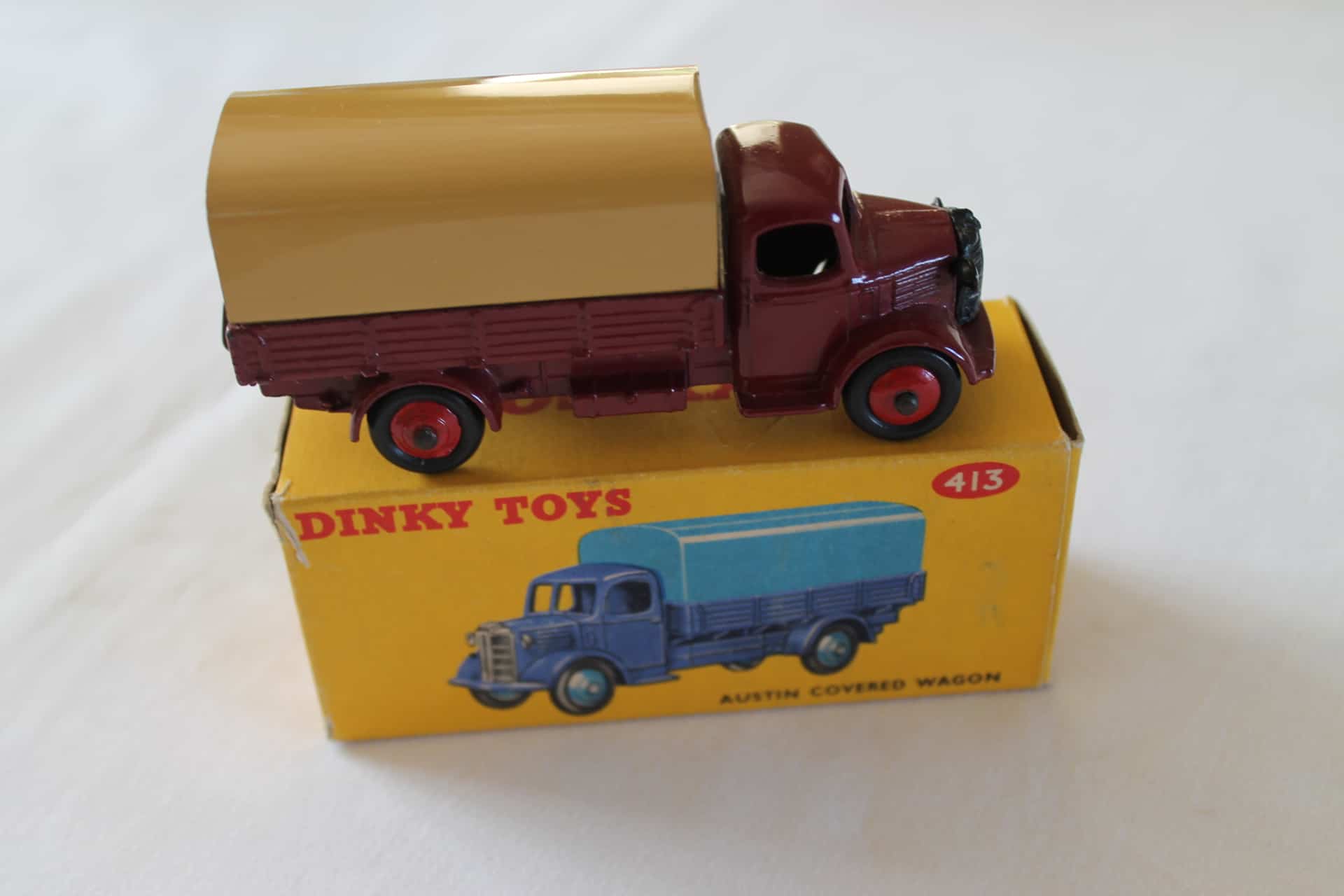 Dinky Toys 413 Austin Covered Wagon - Diecast