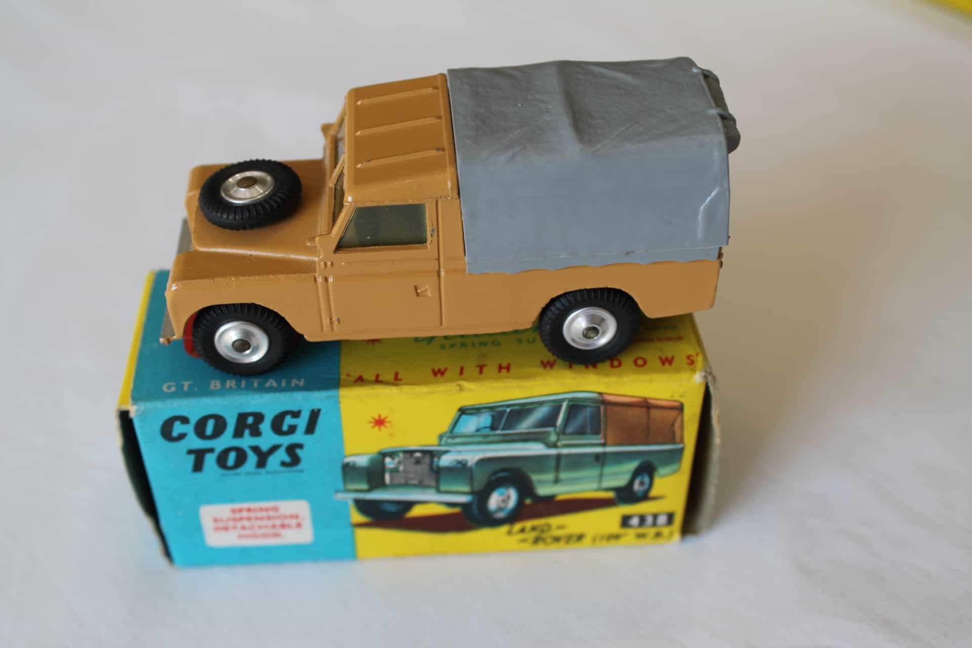 Corgi Toys 438 Land Rover 109 Wb - Diecast