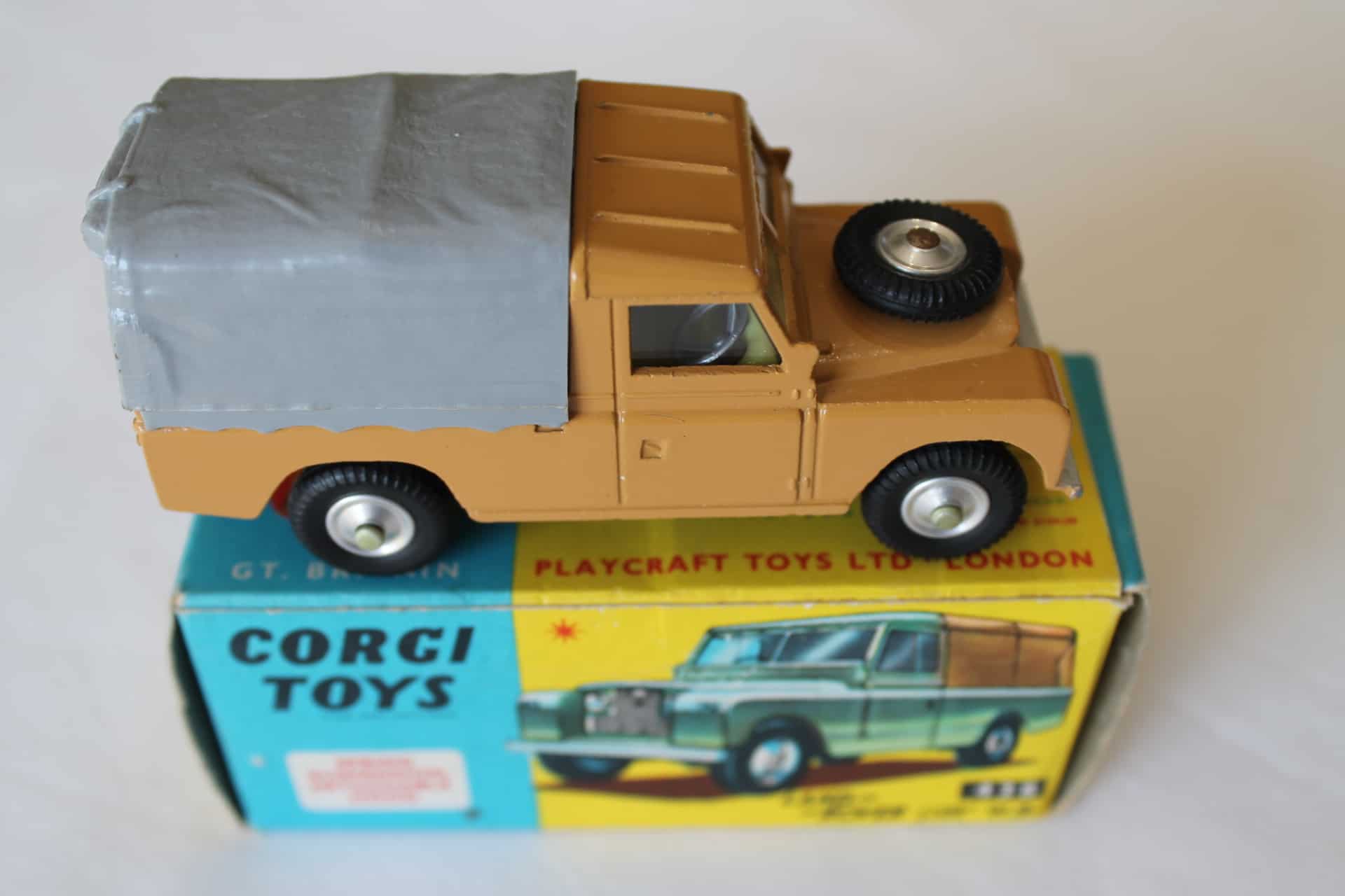 Corgi Toys 438 Land Rover 109 WB - Diecast