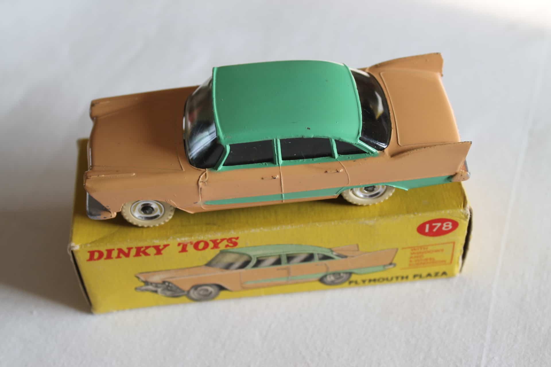 Dinky Toys 178 Plymouth Plaza Diecast