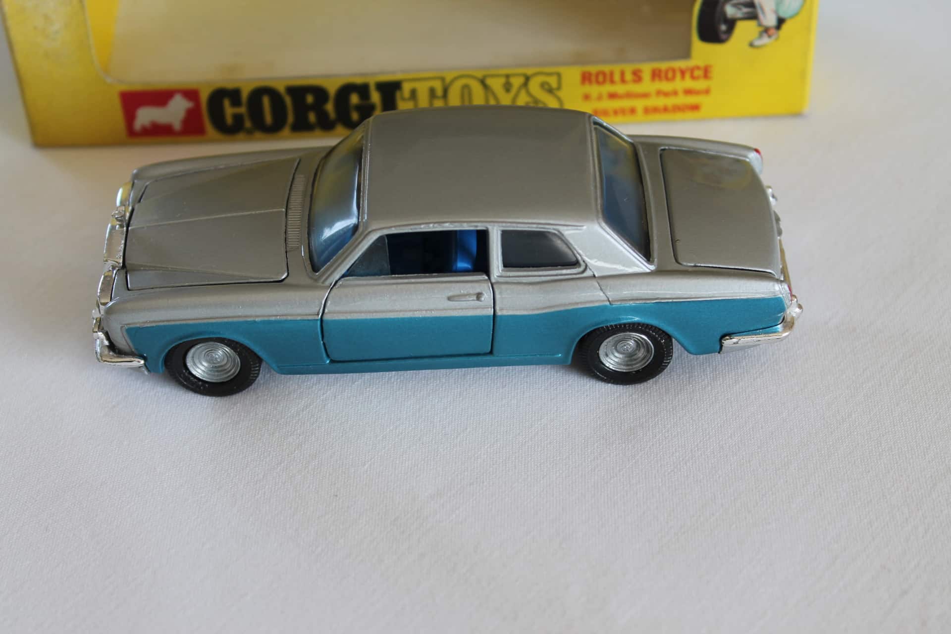 Corgi Toys 273 Rolls Royce (Mulliner) Silver Shadow - Diecast