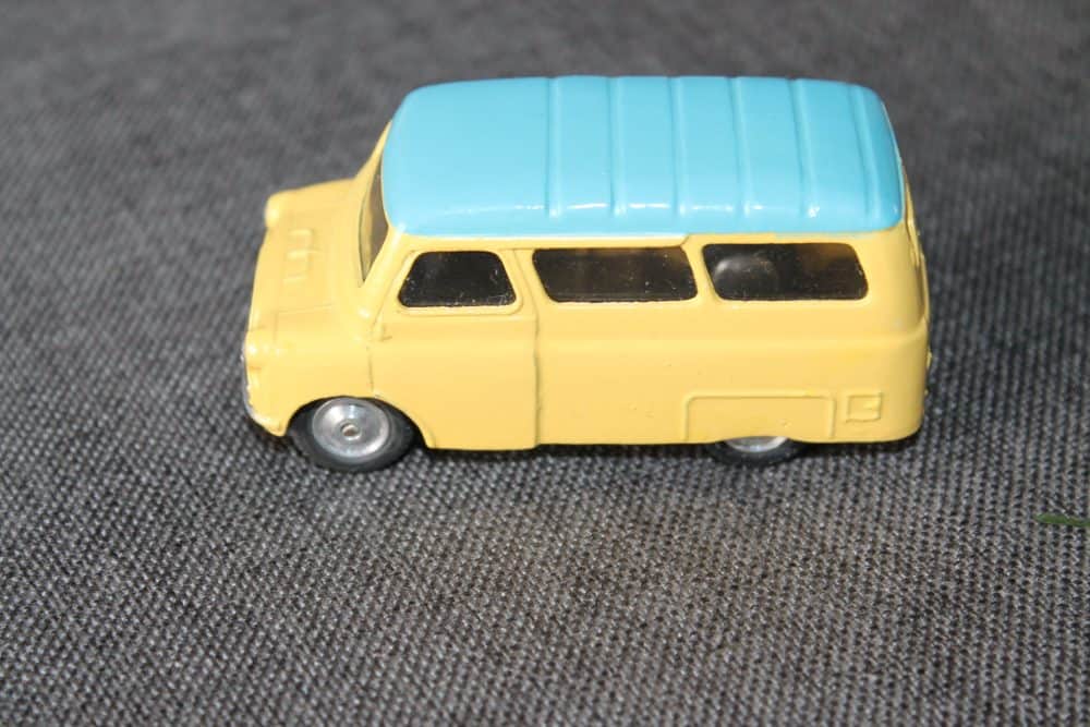 bedford-dormobile-lemon-and-blue-roof-corgi-toys-404
