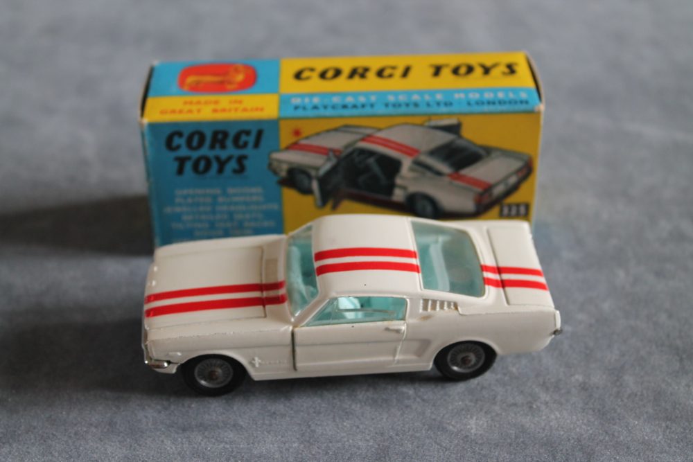 ford mustang competition corgi toys 325