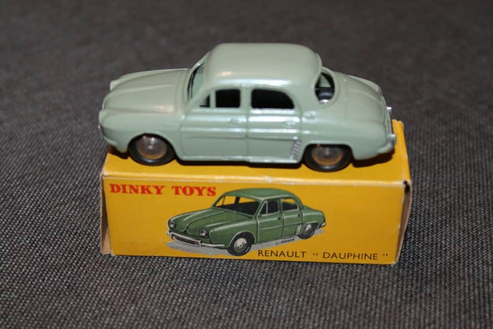 renault-dauphine-green-covex-wheels-french-dinky-toys-24e
