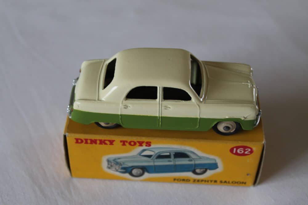 Dinky Toys 162 Ford Zephyr-side