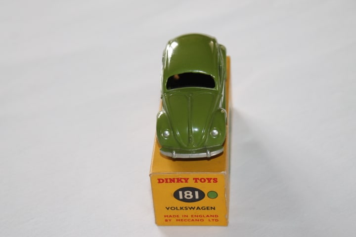 Dinky Toys 181 VW Beetle-front