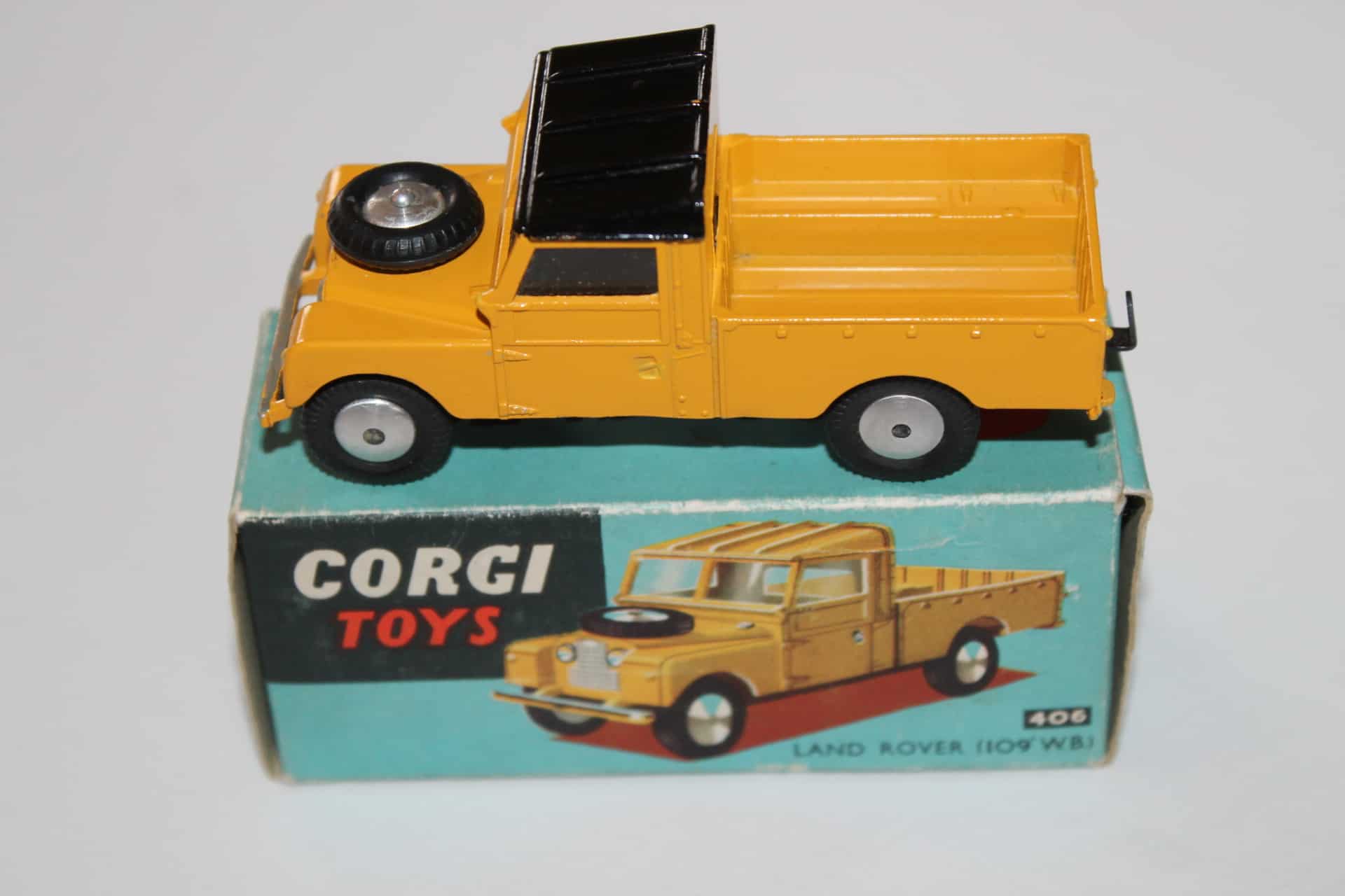 Corgi Toys 406 Land Rover (109 WB) - Diecast