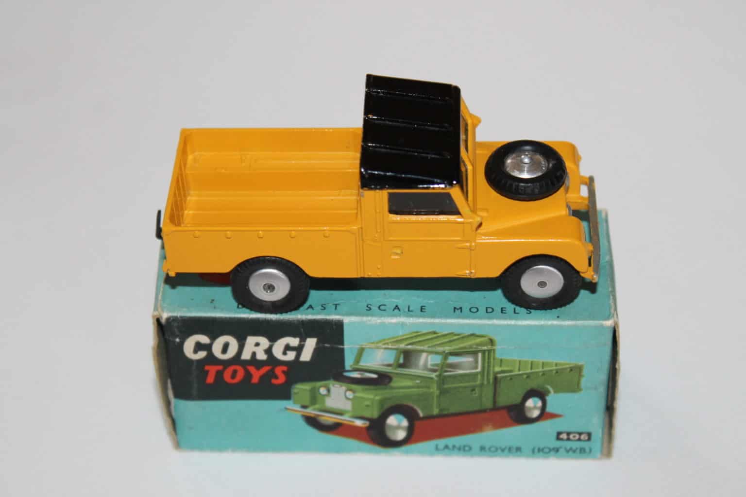 Corgi Toys 406 Land Rover (109 WB) - Diecast