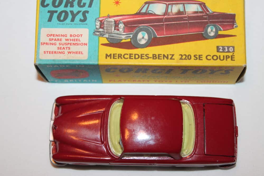 Dinky Toys 230 Mercedes Benz 220 SE Coupe-top