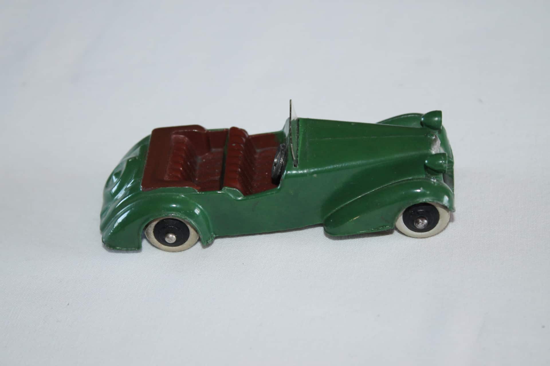 Dinky Toys 038D Alvis Tourer - Diecast