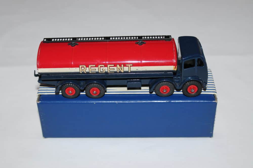 Dinky Toys 942 Foden Regent Tanker-side