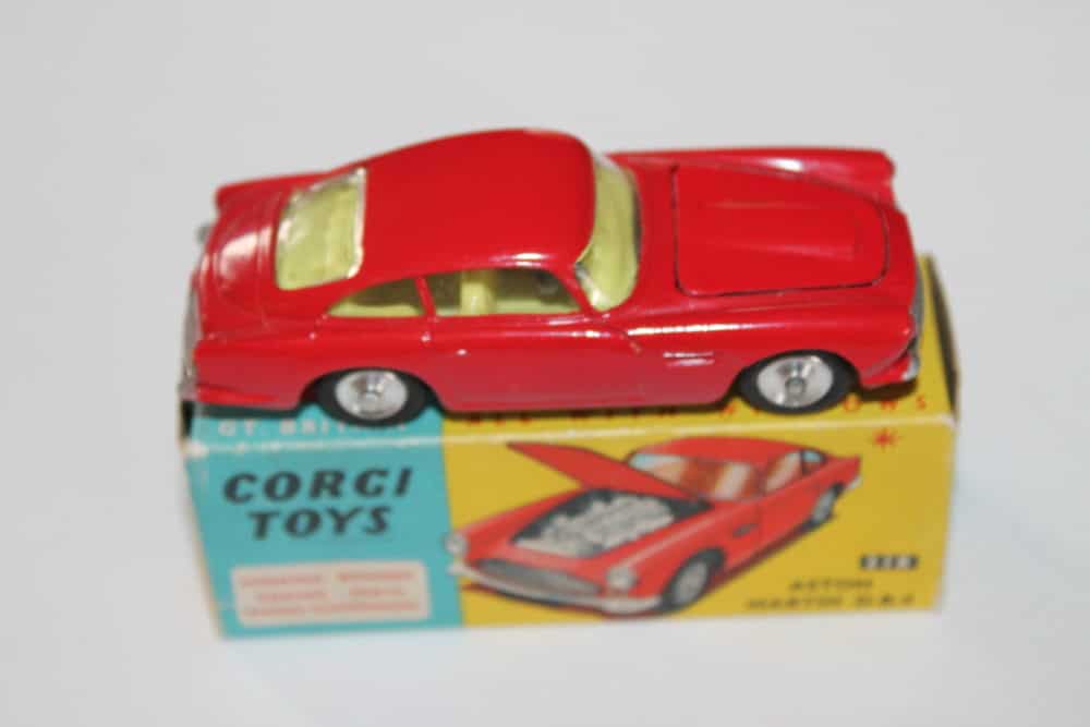 Corgi Toys 218 Aston Martin D.B.4-side