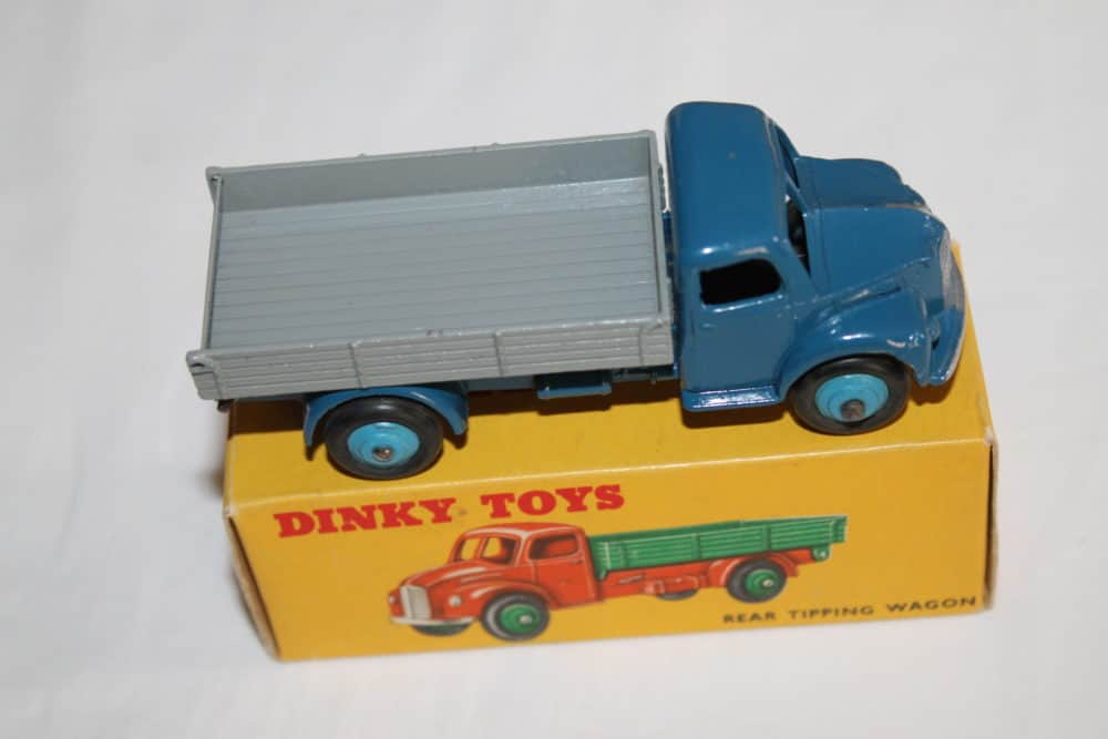 Dinky Toys 414 Dodge Rear Tipping Wagon-side