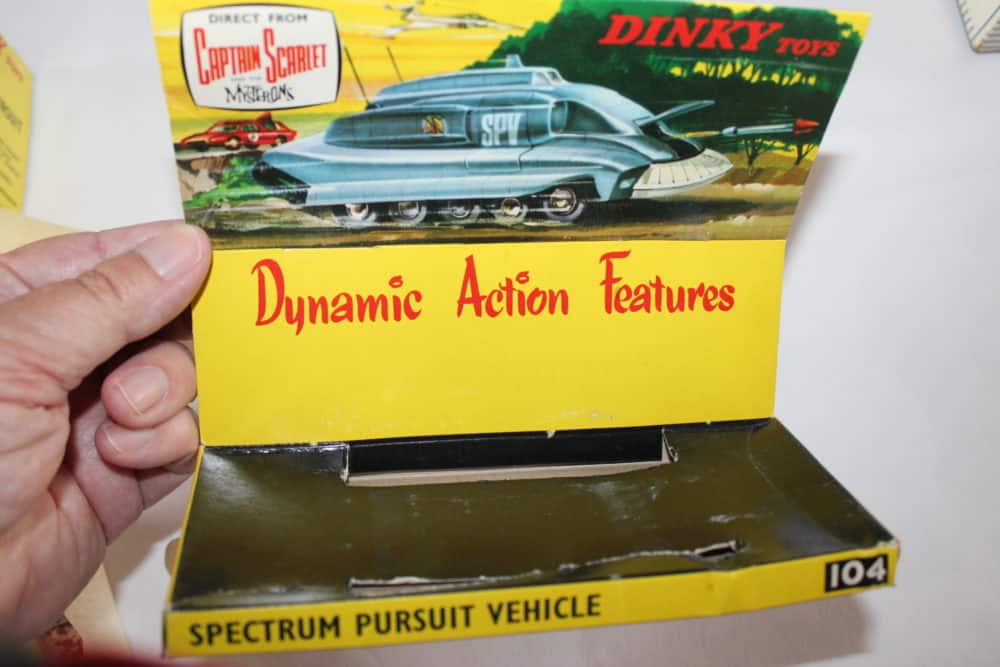 Dinky Toys 104 Spectrum Persuit Vehicle