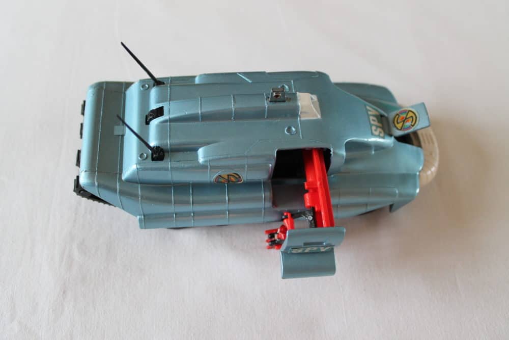 Dinky Toys 104 Spectrum Persuit Vehicle-opendoor