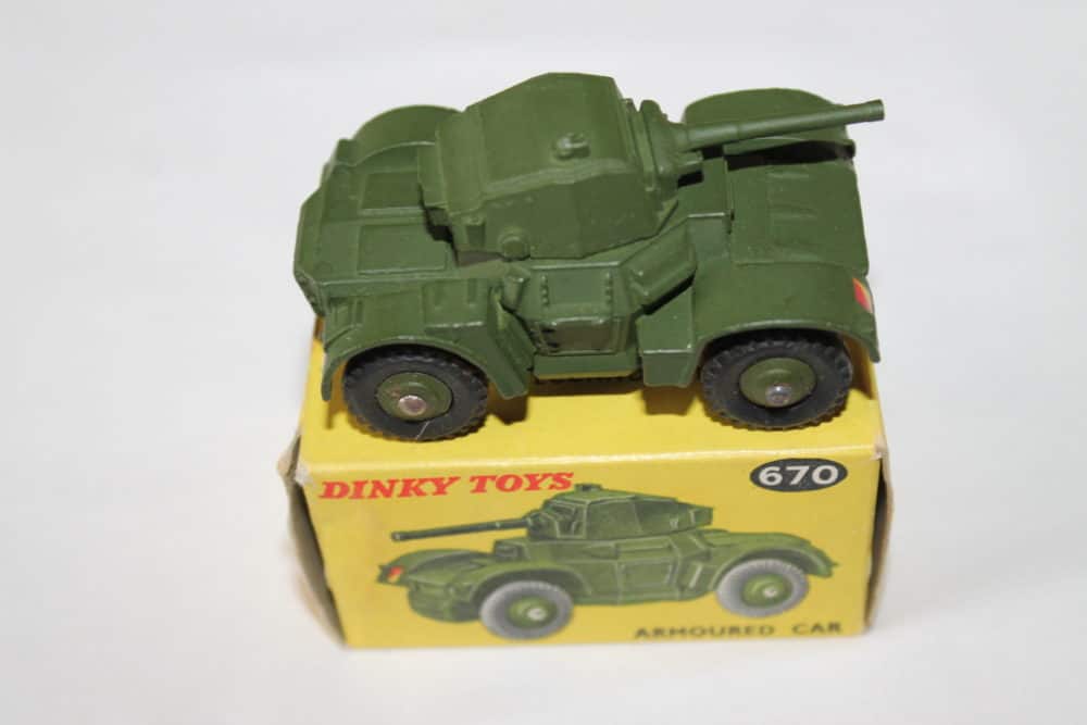 Dinky Toys 670 Armoured Car - Diecast