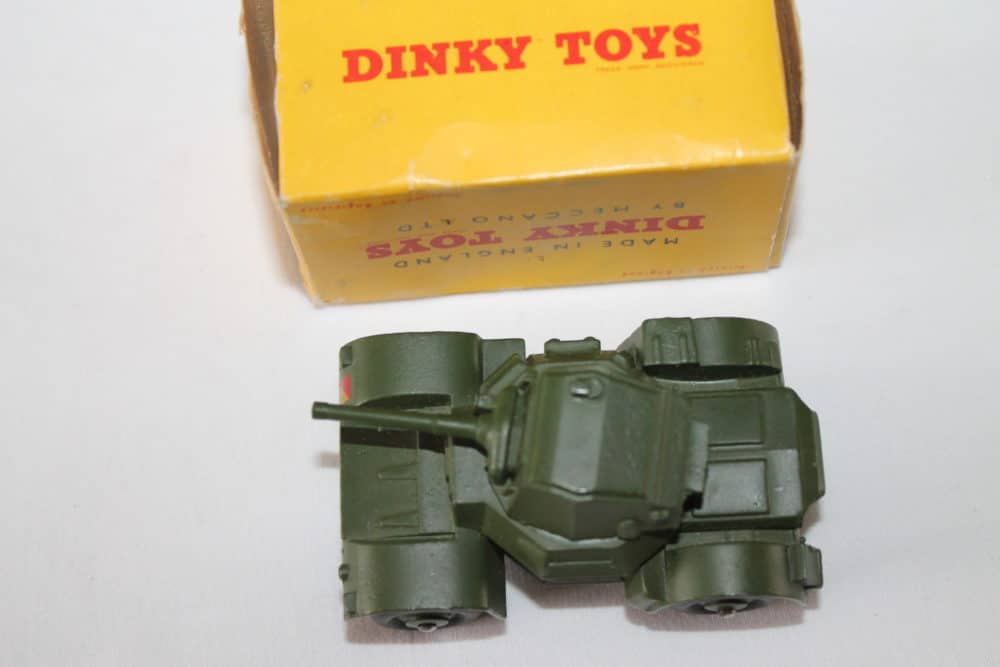 Dinky Toys 670 Armoured Car-top