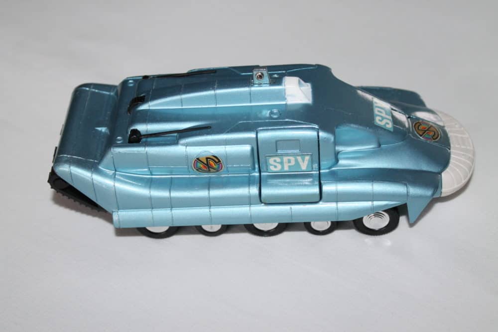 Dinky Toys 104 Spectrum Persuit Vehicle-rightside