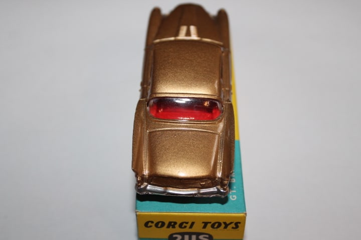 Corgi Toys 211S Studebaker Golden Hawk-back