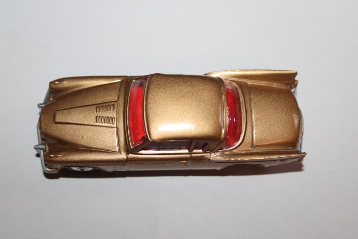 Corgi Toys 211S Studebaker Golden Hawk-top