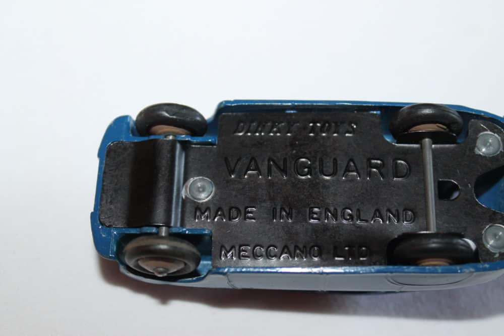 Dinky 153 Standard Vanguard-base