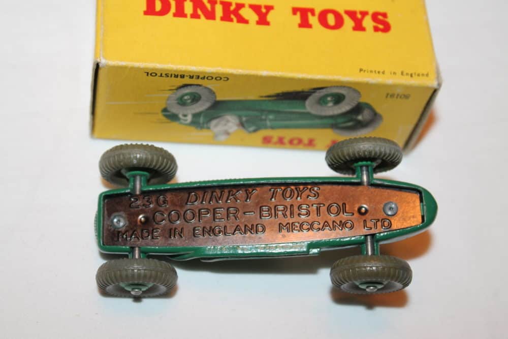 Dinky Toys 023g Cooper Bristol Racing Car-base