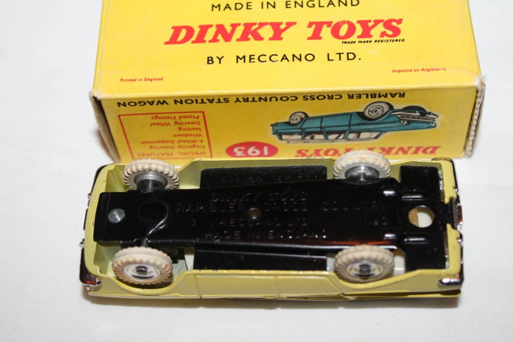 Dinky Toys 193 Rambler Cross Country Station Wagon-base