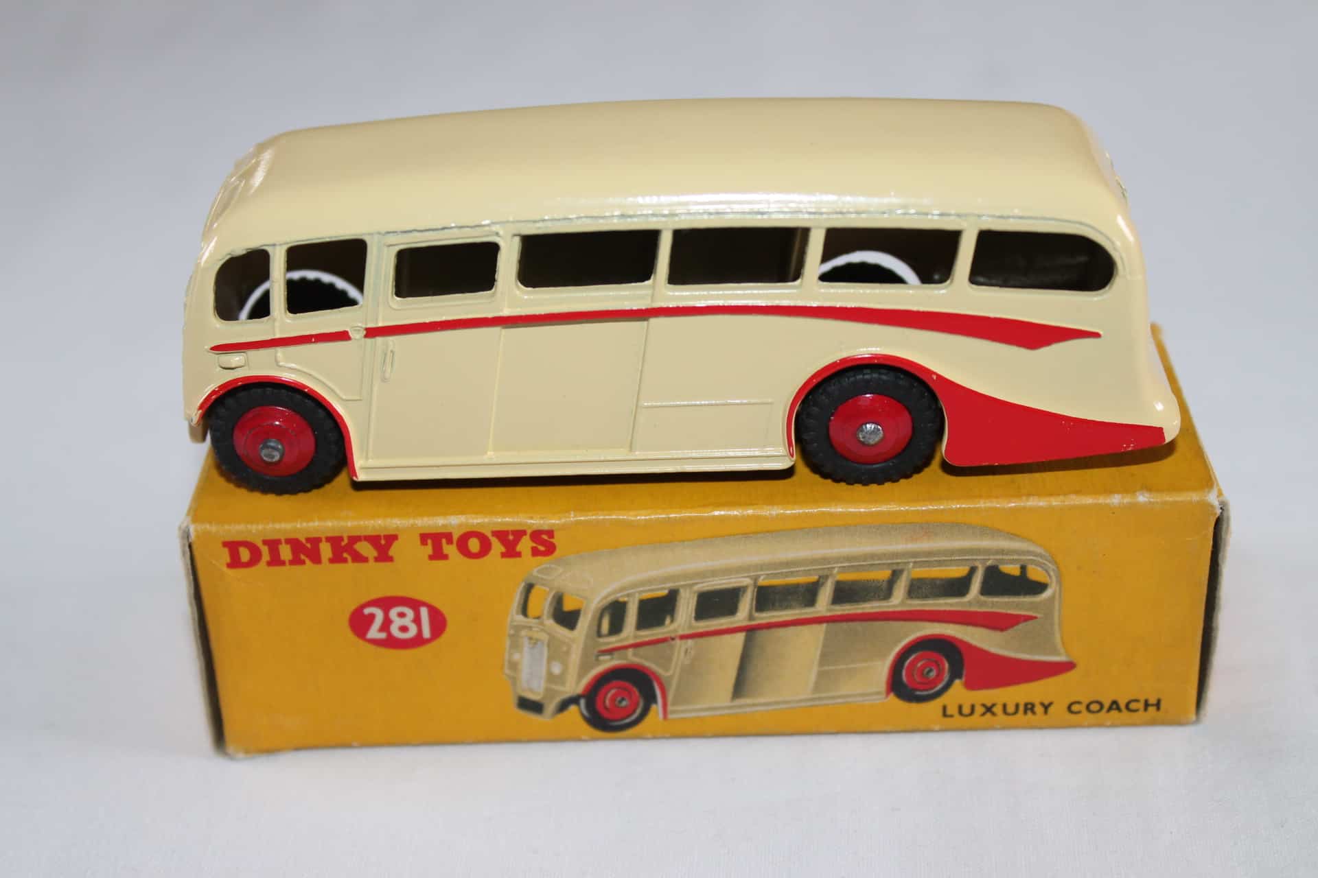 Dinky Toys 281 Luxury Coach - Diecast