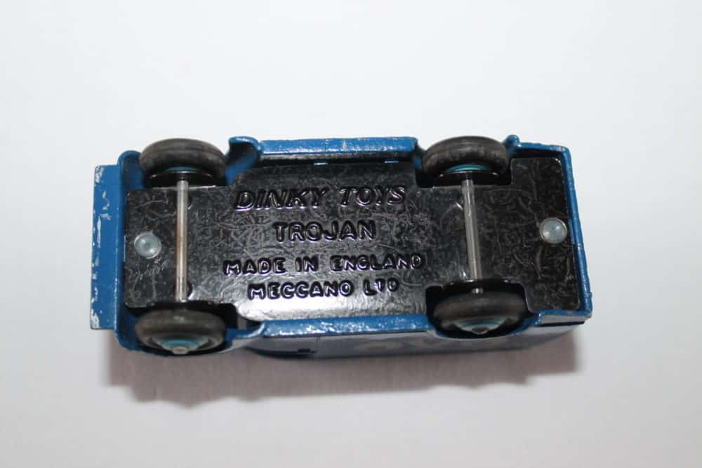 Dinky Toys 453 Trojan 'OXO' Van-base