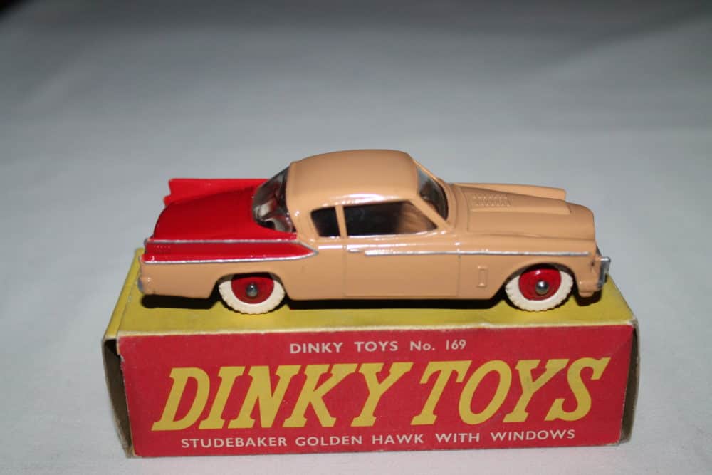 Dinky Toys 169 Studebaker Golden Hawk-side