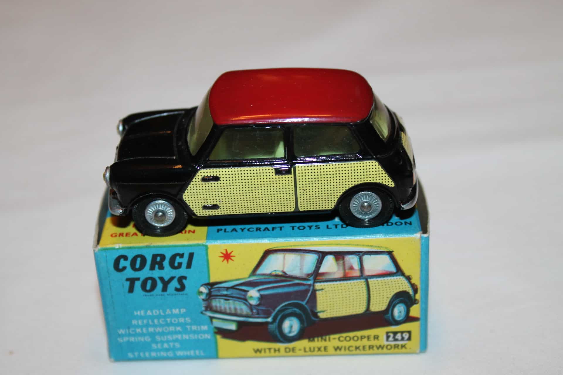 Corgi Toys 249 Mini-cooper Wickerwork - Diecast