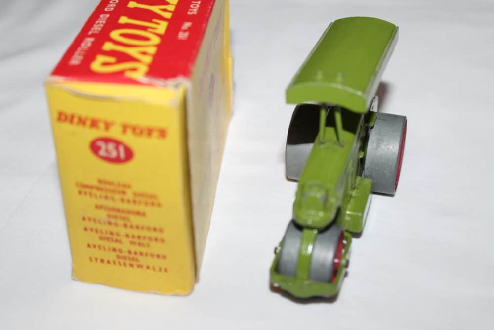 Dinky Toys 251 Aveling Barford Roller-front