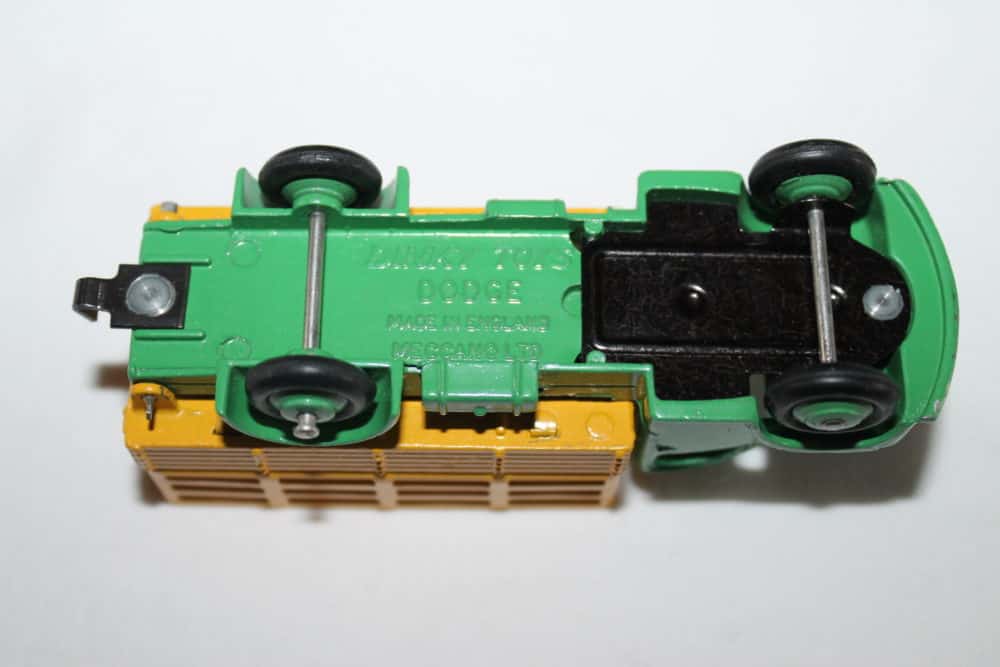 Dinky Toys 030N/343 Farm Produce Wagon-base